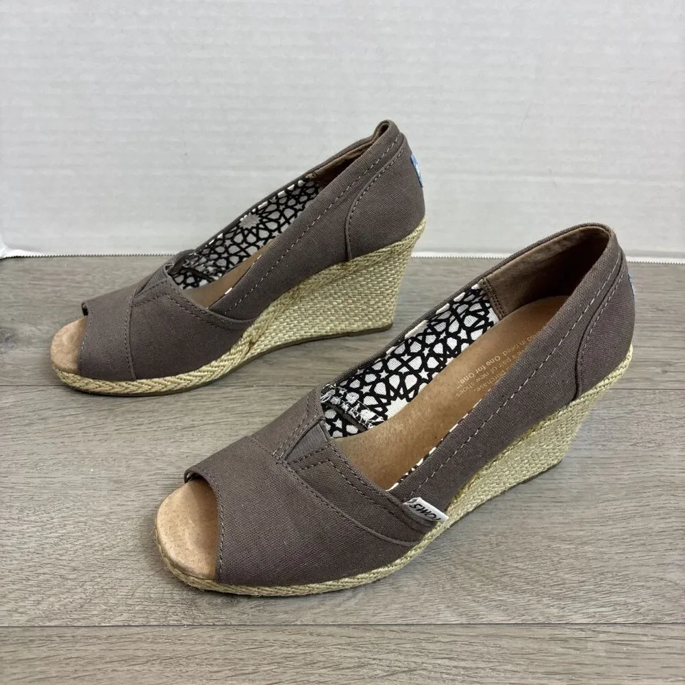 Tom’s Woman’s Size 7 Wedge Peep Toe Beige Slip On Classic Dress Up Casual - Picture 2 of 11